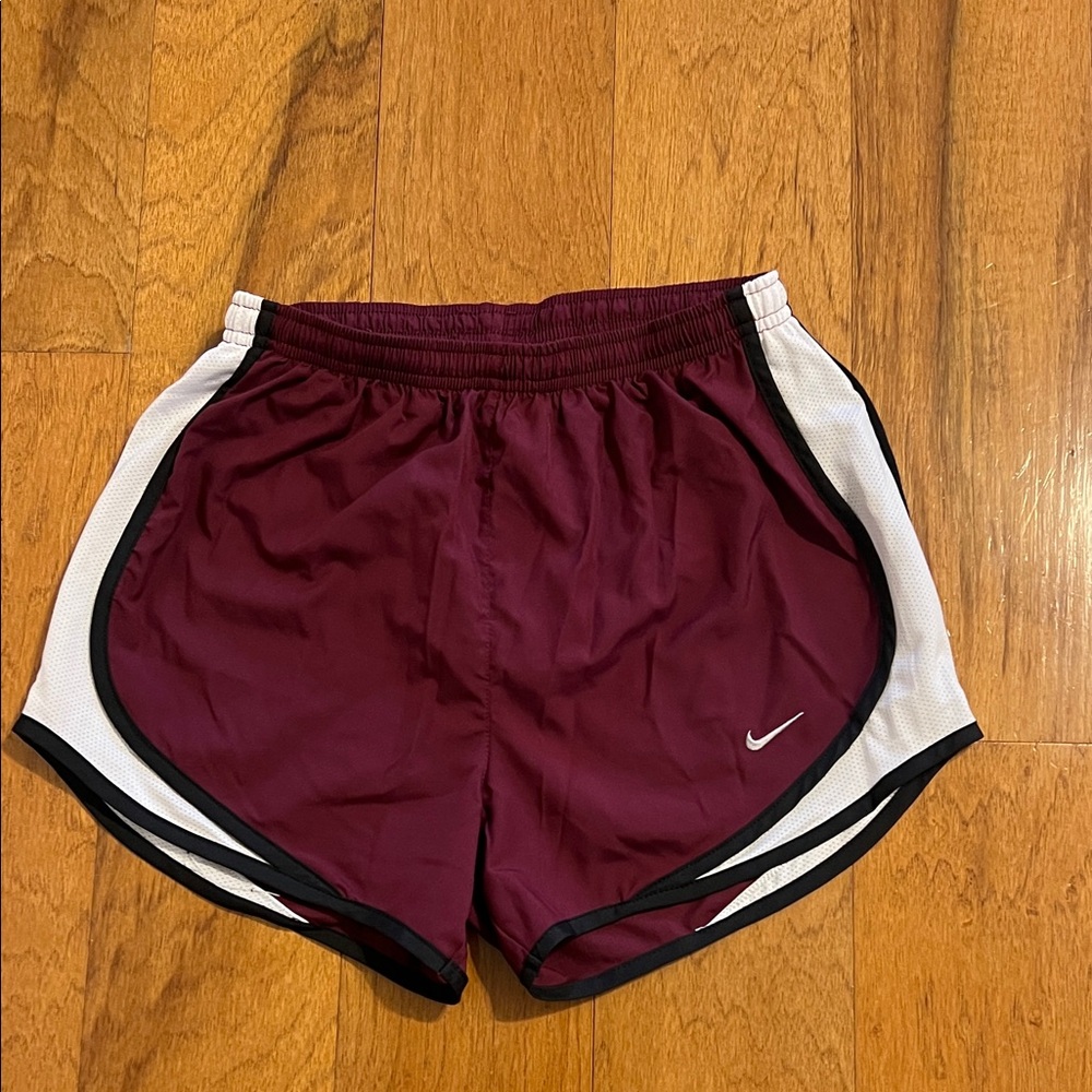 Nike Women's Dri-FIT Tempo running shorts